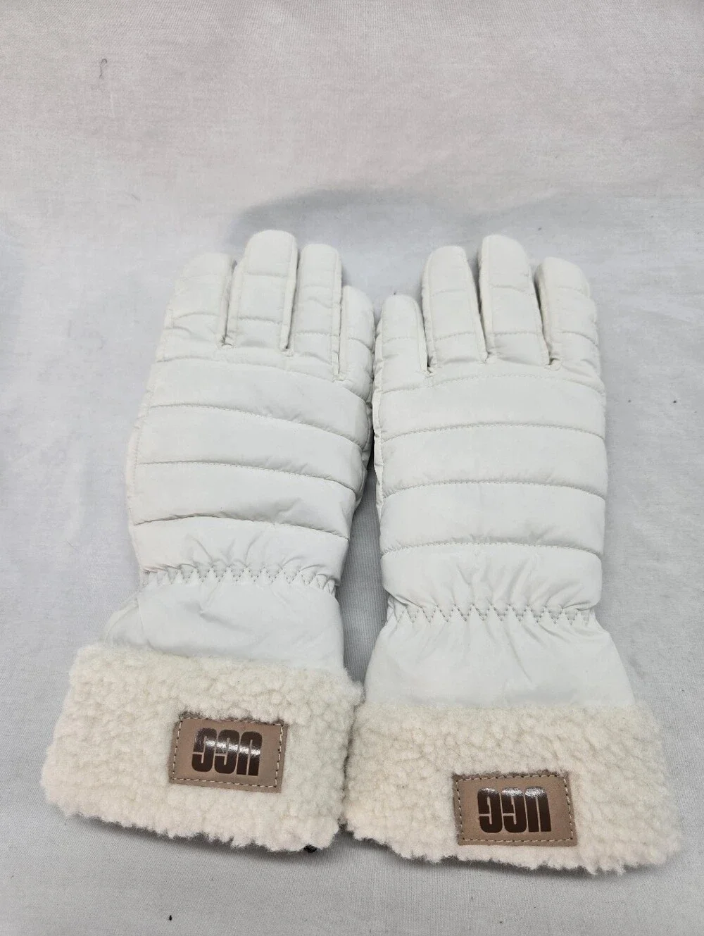 UGG AW UGGfluff Cuff Gloves S/M Nimbus White NWT